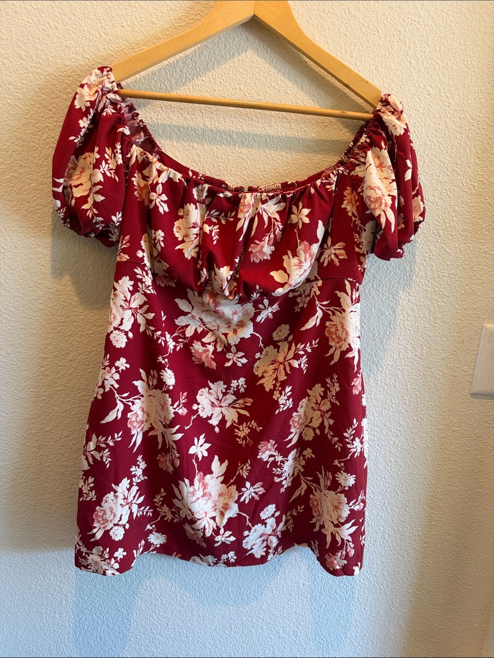 Abercrombie Women’s Off-Shoulder Floral Mini Dress - Burgundy